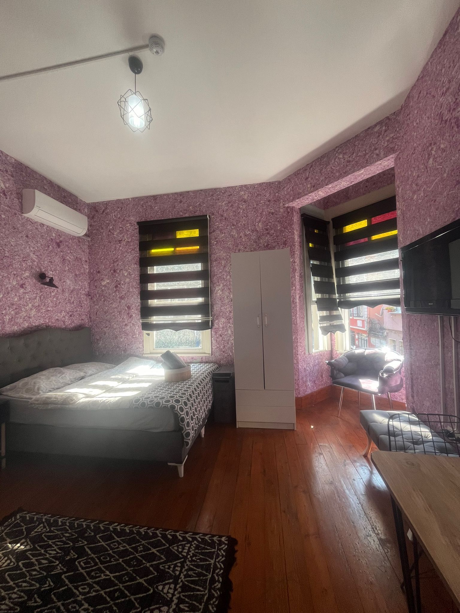 Exclusive Apartment | Minibar, iron/ironing board, free WiFi, bed sheets