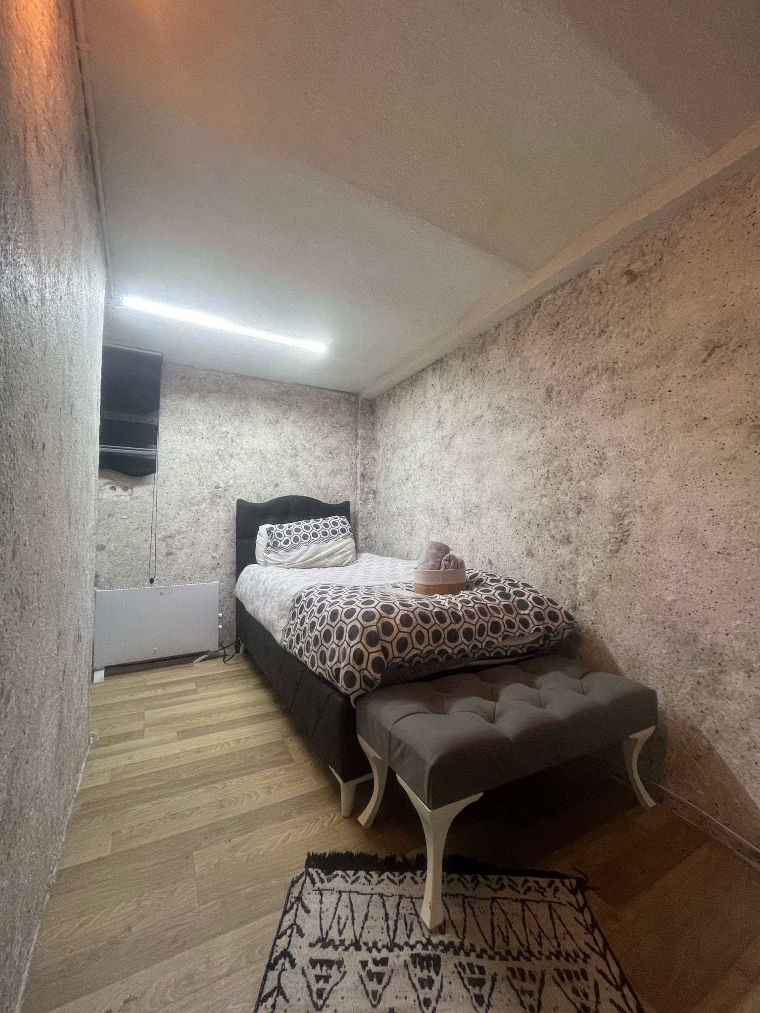 Minibaari, silitysrauta/-lauta, ilmainen Wi-Fi, vuodevaatteet