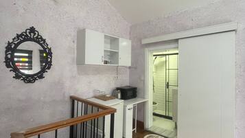 1 habitación, minibar, tabla de planchar con plancha y wifi gratis