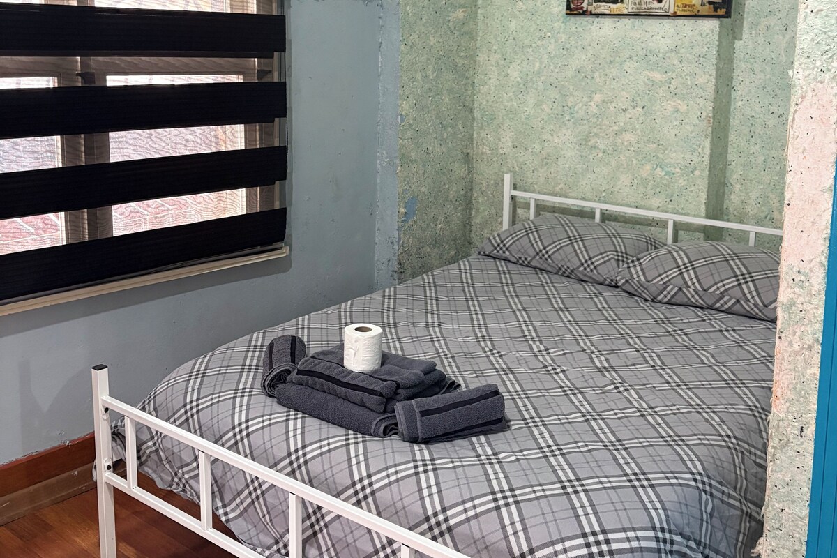 Standard Room | Minibar, iron/ironing board (on request), WiFi (free), bed sheets