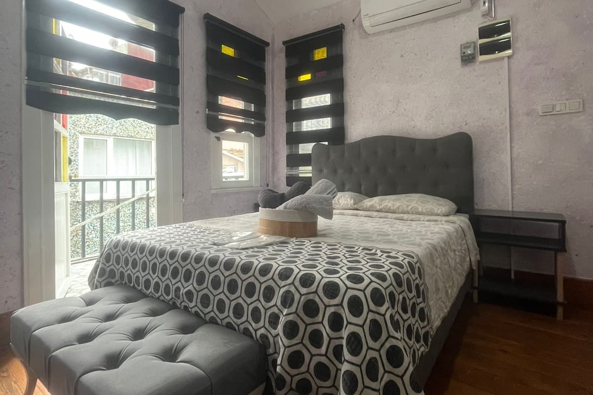 1 bedroom, minibar, iron/ironing board, free WiFi