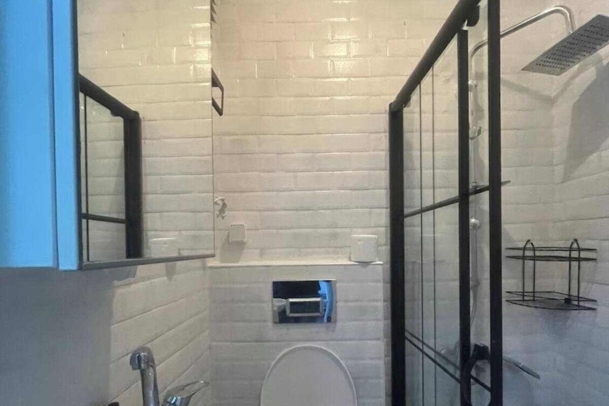 Economy Room | Bathroom