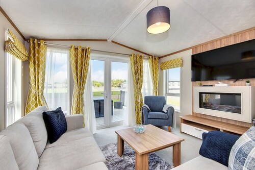 Lodge No 55 | Hot Tub | Stewart's Resort Cameron