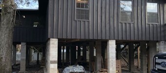 Outdoorsmen's Paradise: Lodge on The Black River