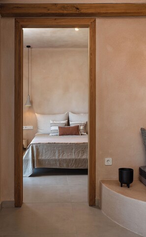 2 bedrooms, desk, iron/ironing board, travel crib - Opuntia Suites Two Bedroom Villa (Naxos)