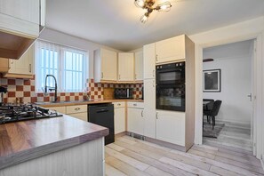 House - Host Stay Honeysuckle Gardens (Launceston)