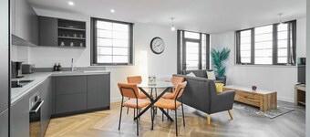 Host Stay Lockside House