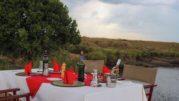 Free daily English breakfast