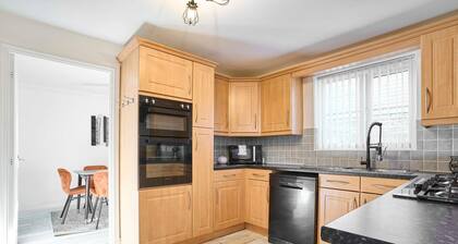 Host Stay Snowdrop Crescent II