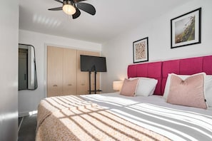 House | 4 bedrooms - Host Stay Snowdrop Crescent II (Launceston)