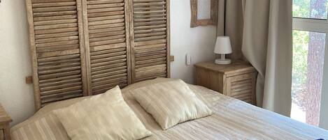 3 bedrooms, bed sheets