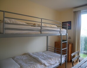 3 bedrooms, iron/ironing board, free WiFi