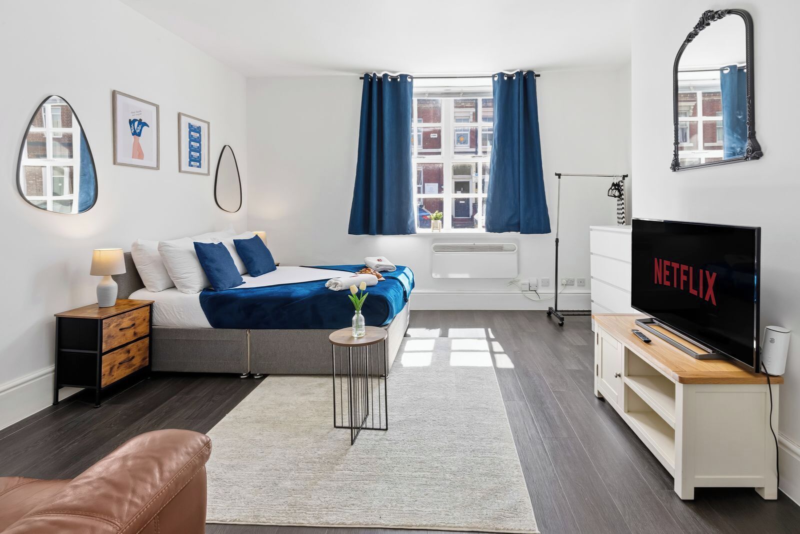 1 dormitorio, tabla de planchar con plancha, Internet y ropa de cama