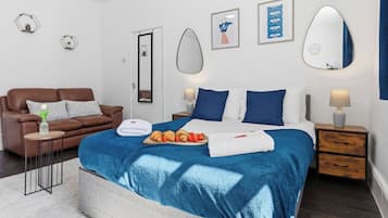 1 bedroom, iron/ironing board, internet, bed sheets