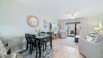 Een televisie en een dvd-speler