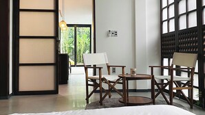 奢华客房, 泳池景观 | 办公桌、免费 WiFi