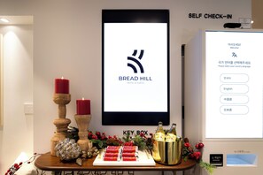 Reception - Bread Hill Hotel Jongno (Seoul)