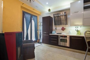 Refrigerador, horno, parrilla de estufa y lavavajillas 