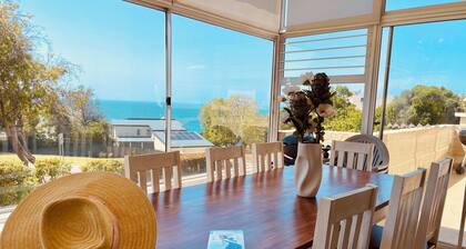Charming Plettenberg Bay Apartment with Wi‑Fi & Ocean Views