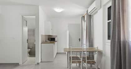 Nikolas Apartments