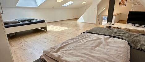 4 bedrooms, free WiFi, bed sheets