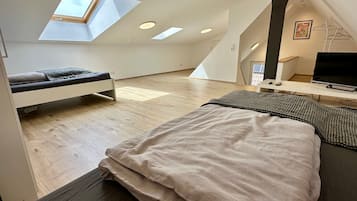 4 slaapkamers, een strijkplank/strijkijzer, gratis wifi, beddengoed