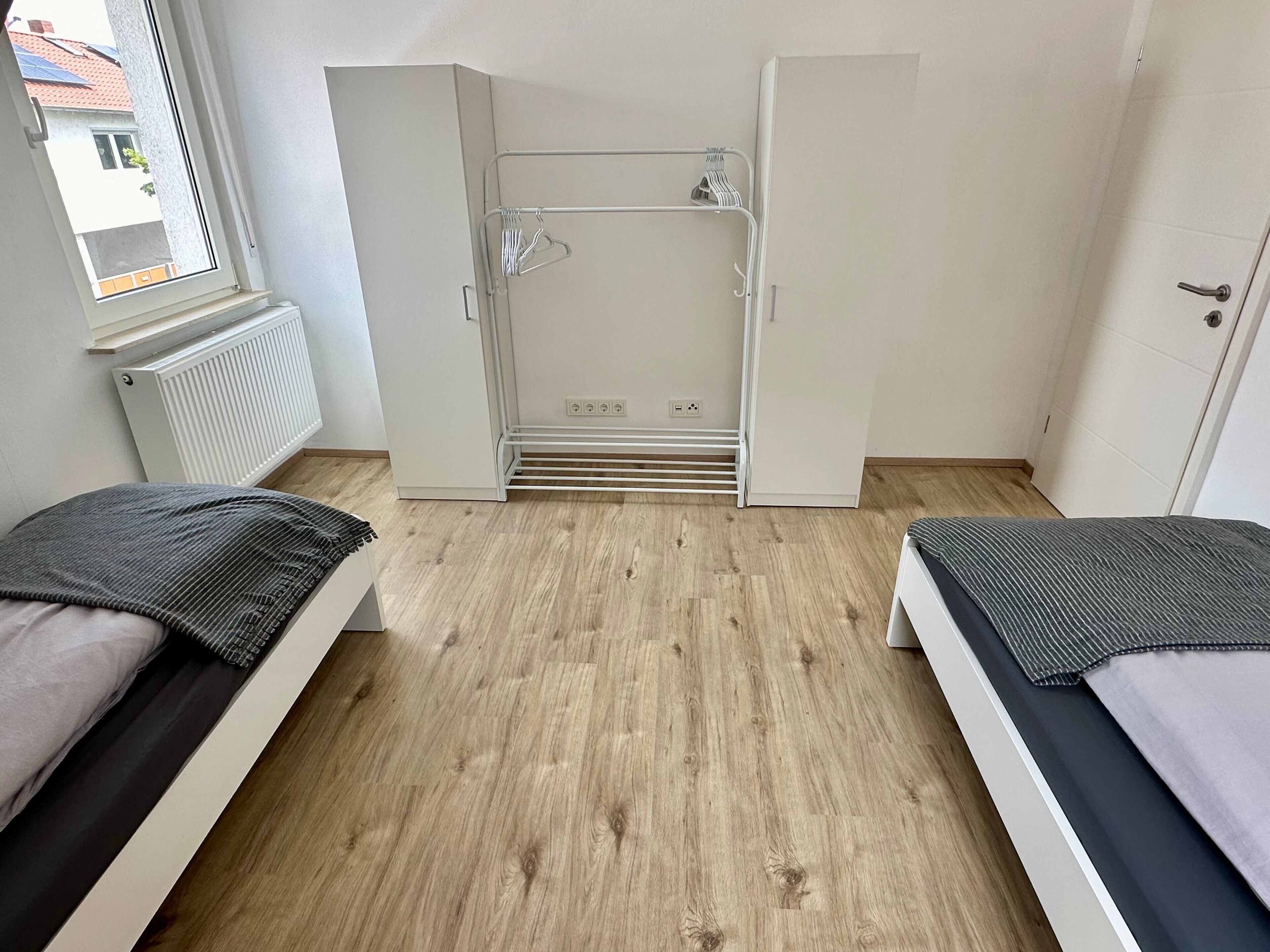 4 slaapkamers, een strijkplank/strijkijzer, gratis wifi, beddengoed