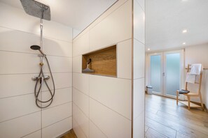 Shower, towels - Holiday Home with Private Terrace (Wolfach-Kirnbach)