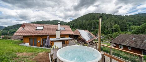 مغطس سبا خارجي