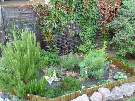Property grounds. Apartment 'Auszeit Landleben' with Shared Terrace, Shared Garden and Wi-Fi