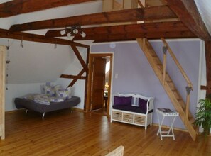 Interior - Apartment 'Auszeit Landleben' with Shared Terrace, Shared Garden and Wi-Fi (Göllnitz)