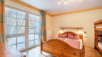 2 bedrooms, free WiFi, bed sheets