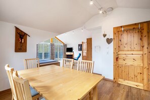 Dining - Holiday Apartment 'Bergblick' with Balcony (Wolfach-Kirnbach)