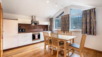 Kühlschrank, Ofen, Herdplatte, Geschirrspüler