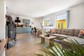 Televisión, chimenea