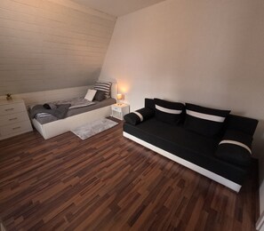 3 bedrooms, iron/ironing board, free WiFi, bed sheets