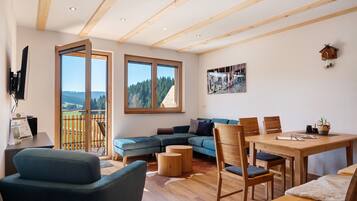 Fernseher, DVD-Player, Tischtennisplatte, Stereoanlage