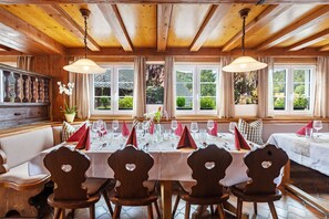 Dining - Holiday Apartment '4' with Mountain View, Balcony and Wi-Fi (Sankt Blasien)