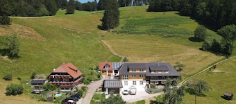 Apartment 'Auszeit -Gipfhof-' with Mountain View, Shared Garden and Wi-Fi
