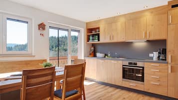 KylskÄp, mikrovÄgsugn, ugn och spishÀll