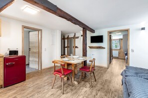 Dining - Apartment '1' with Mountain View, Balcony and Wi-Fi (Sankt Blasien)