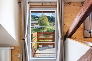 Interior - Apartment '1' with Mountain View, Balcony and Wi-Fi (Sankt Blasien)