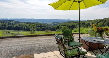 Ferienhaus 'Finnhütte Hohe Klinge' mit Bergblick, privater Terrasse und Balkon