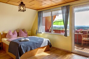 2 bedrooms, iron/ironing board, bed sheets