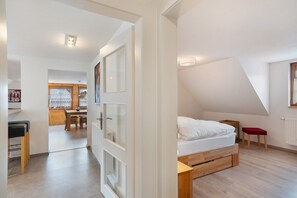 2 bedrooms, iron/ironing board, free WiFi, bed sheets