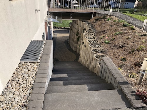 Apartment 'Wiesenblick' with Shared Terrace, Balcony and Wi-Fi