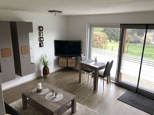 Apartment 'Wiesenblick' with Shared Terrace, Balcony and Wi-Fi