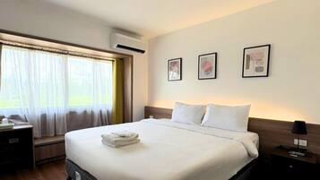 Free WiFi, bed sheets