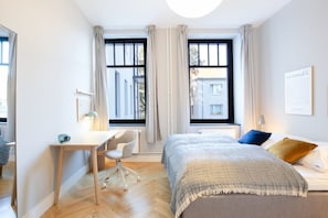 1 chambre, bureau, fer et planche à repasser, Wi-Fi