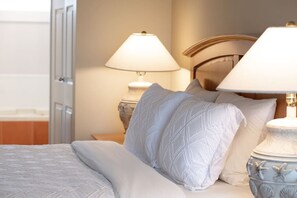 Iron/ironing board, WiFi, bed sheets - Winter Waves Retreat Oceanview & Fire Tables (Nanoose Bay)